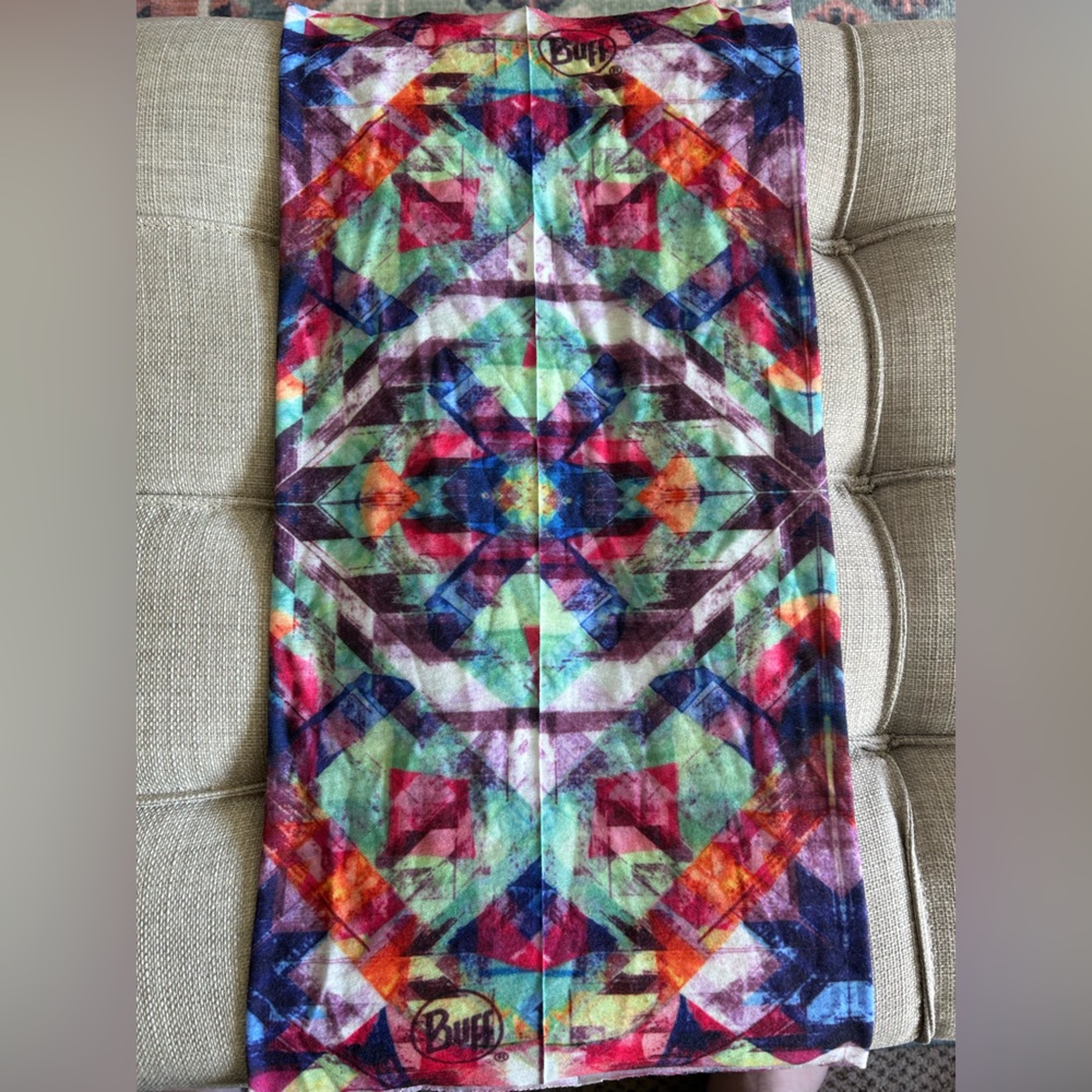 Geometric print Buff